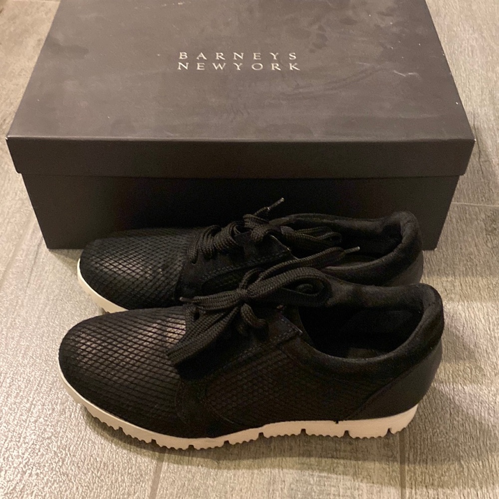 Barneys New York sneakers size 6